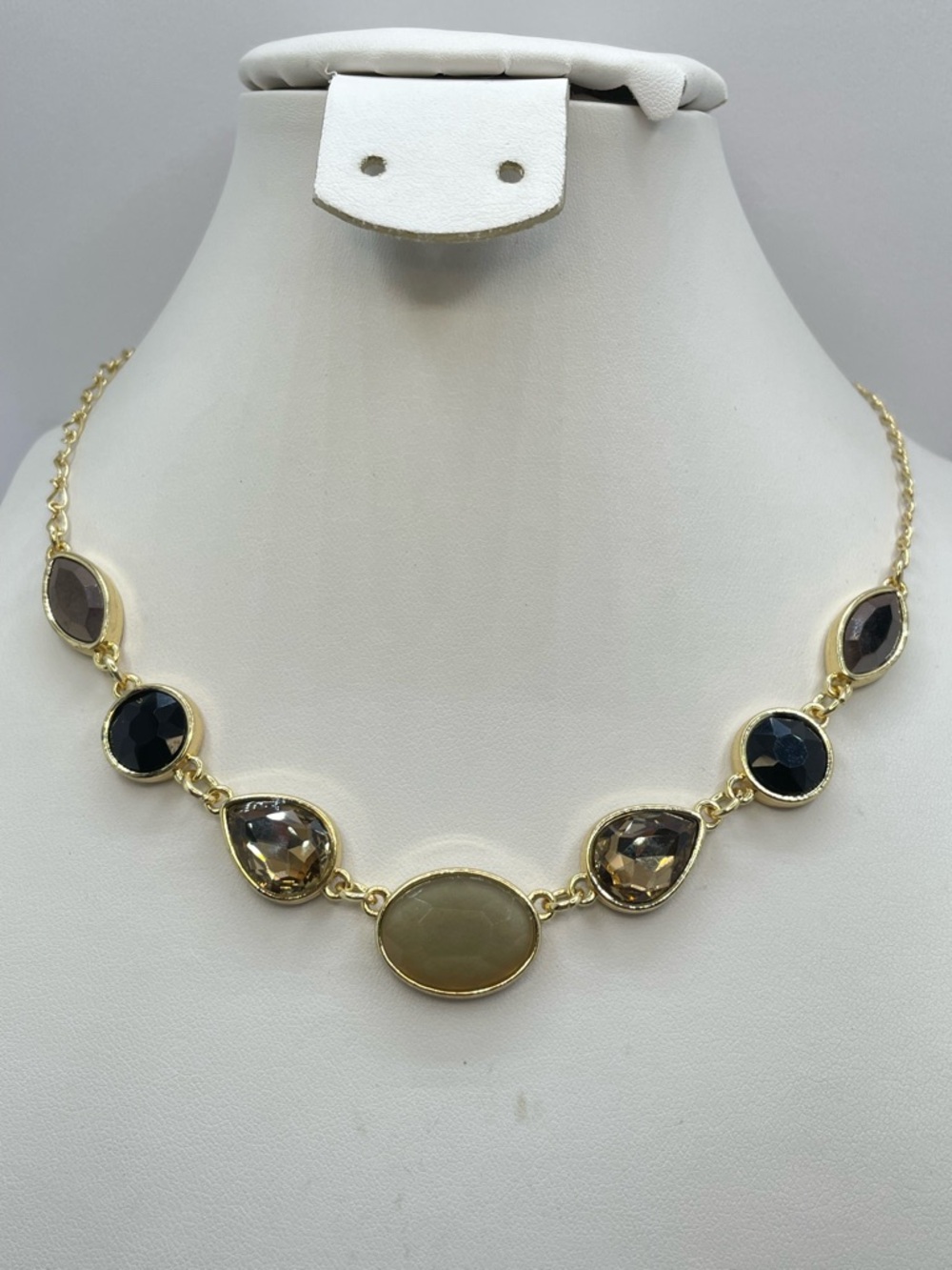 Liz Claiborne Gold Tone Multi Stone Topaz Crystal Necklace Neutral Statement